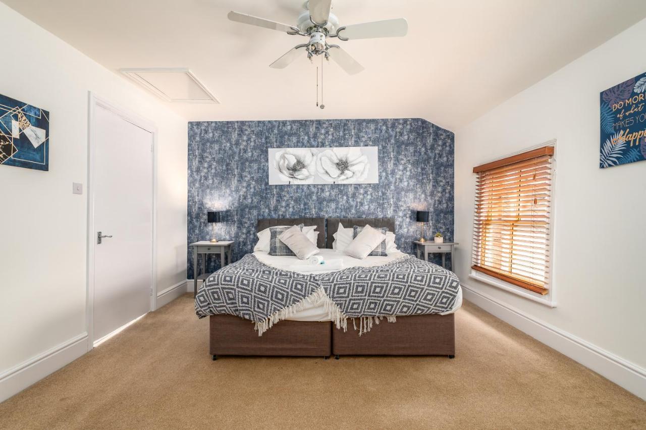 Spacious Contractor House For Large Groups - Private Parking Northampton Exterior foto