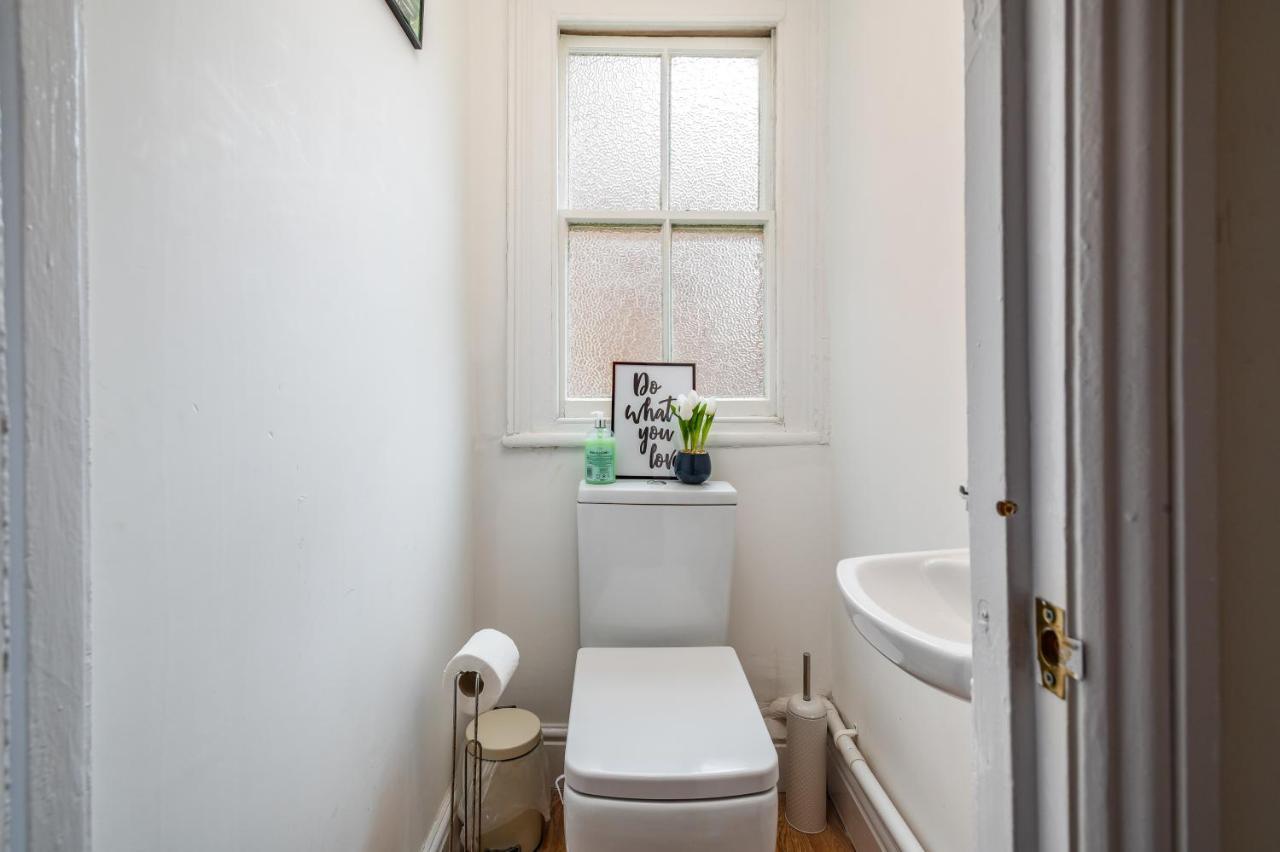 Spacious Contractor House For Large Groups - Private Parking Northampton Exterior foto