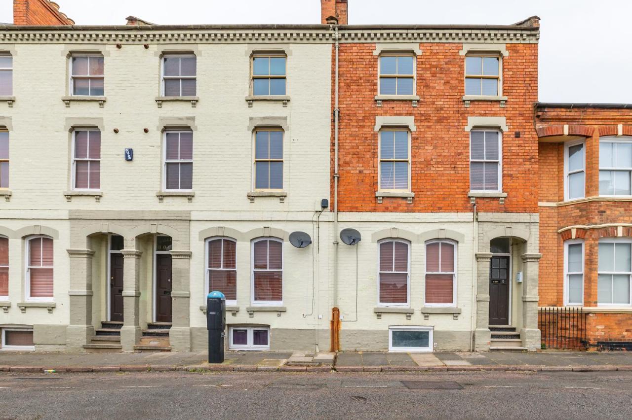 Spacious Contractor House For Large Groups - Private Parking Northampton Exterior foto